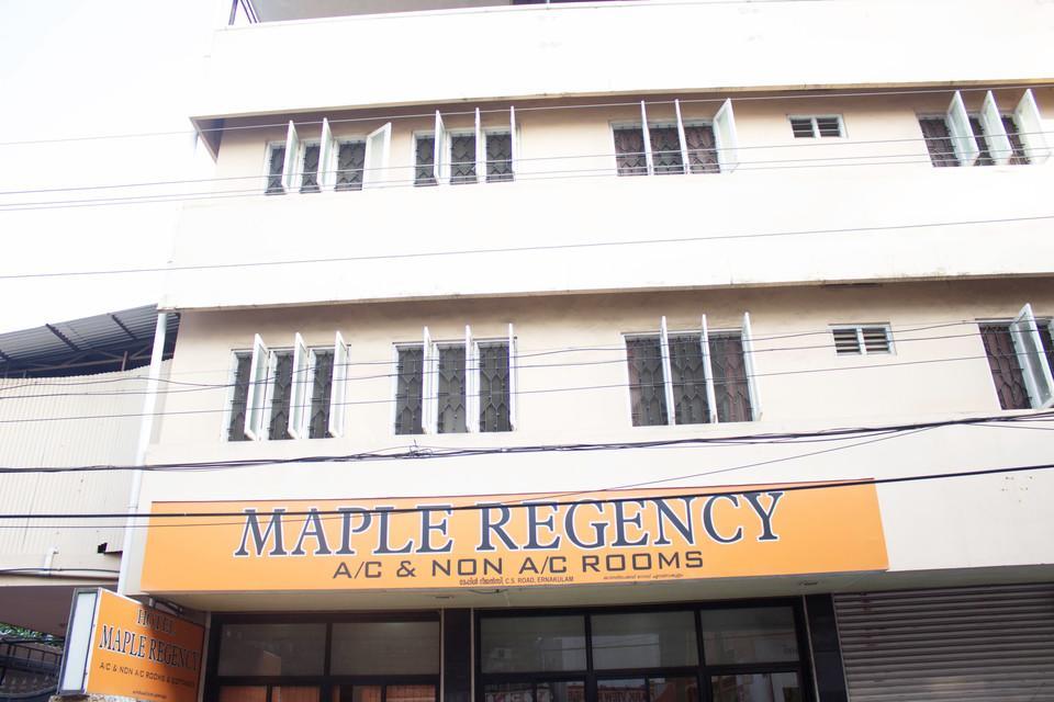 Hotel Maple Regency Kochi Екстер'єр фото